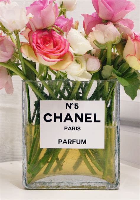 chanel no 5 flower vase